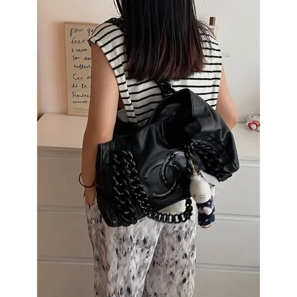 Chanel Women Pre-Loved Bag Very Good Condition - Picture 7 of 9